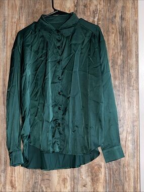 Men's Forest Green Long-Sleeve Button-Up Shirt
